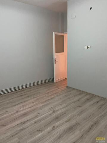 23-ÇAYIROVA YENİMAHALLE DE SATILIK BİNA